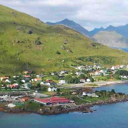 Leilighet Med Balkong Og Havutsikt Pa Napp. Buitenkant foto