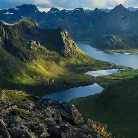 Leilighet Med Balkong Og Havutsikt Pa Napp. Buitenkant foto