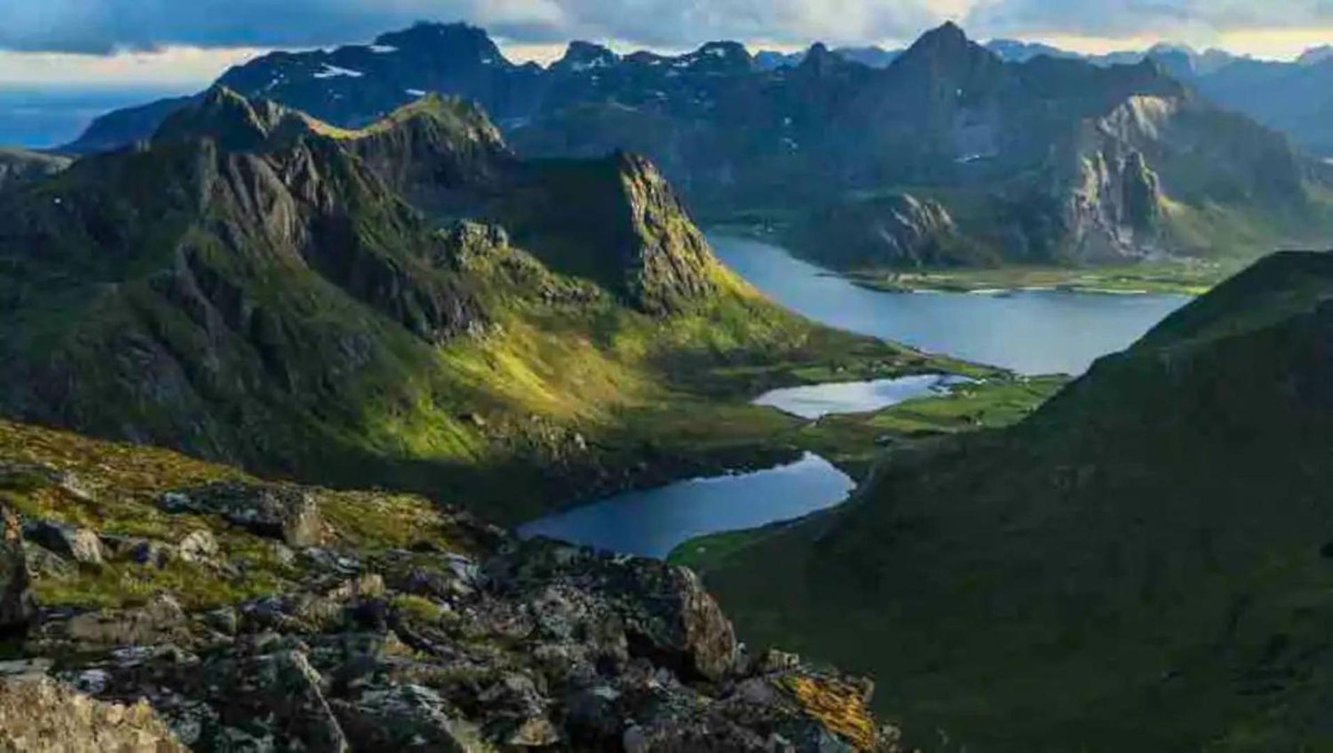 Leilighet Med Balkong Og Havutsikt Pa Napp. Buitenkant foto